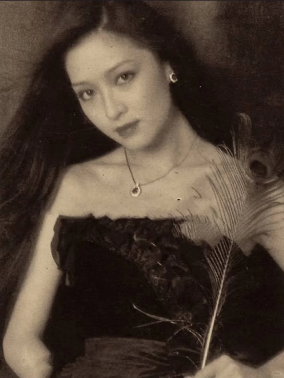 胡因梦——孔雀蓝美人