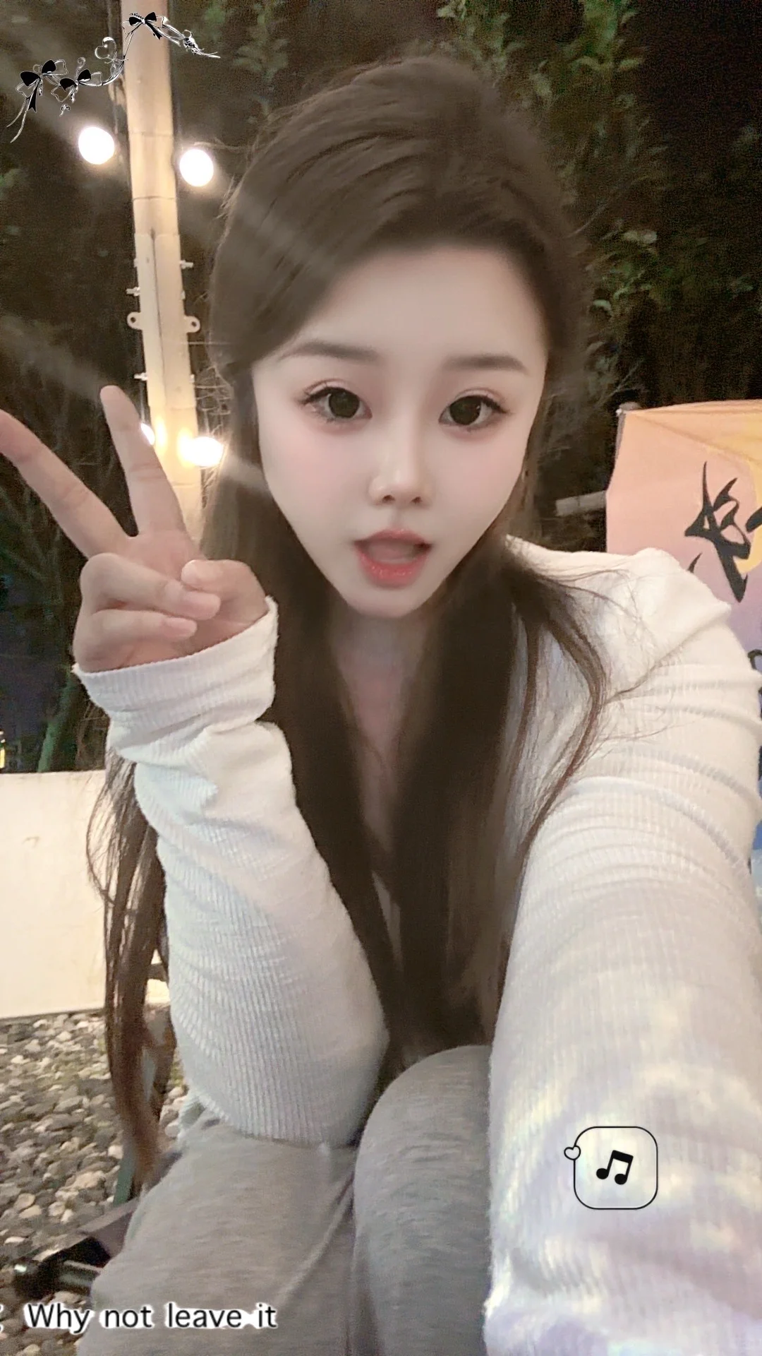 谁能拒绝这么可爱的小女孩呢!