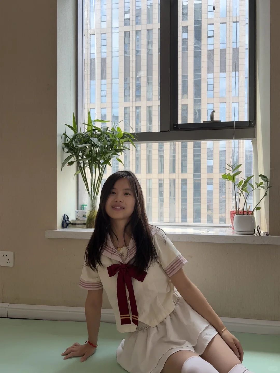 jk在窗边拍