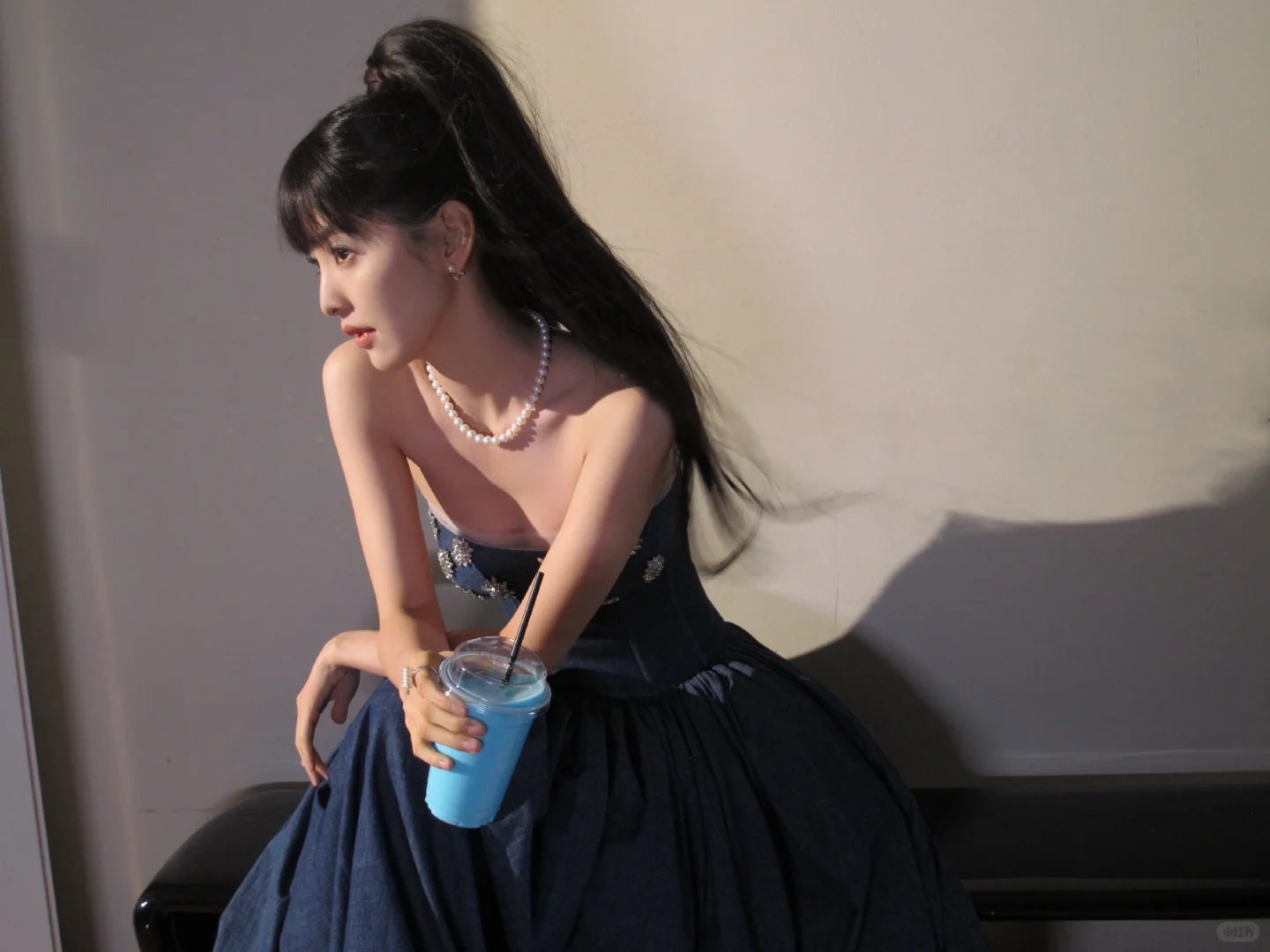 章若楠 珍珠高马尾 甜辣少女风