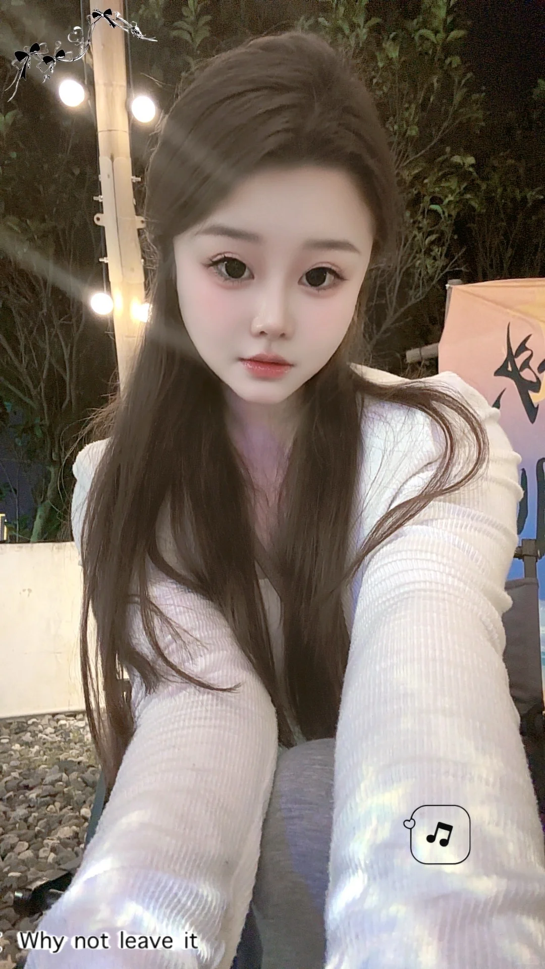 谁能拒绝这么可爱的小女孩呢!