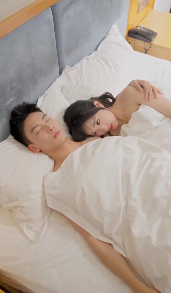 女主牺牲好大，是不是露了哦！