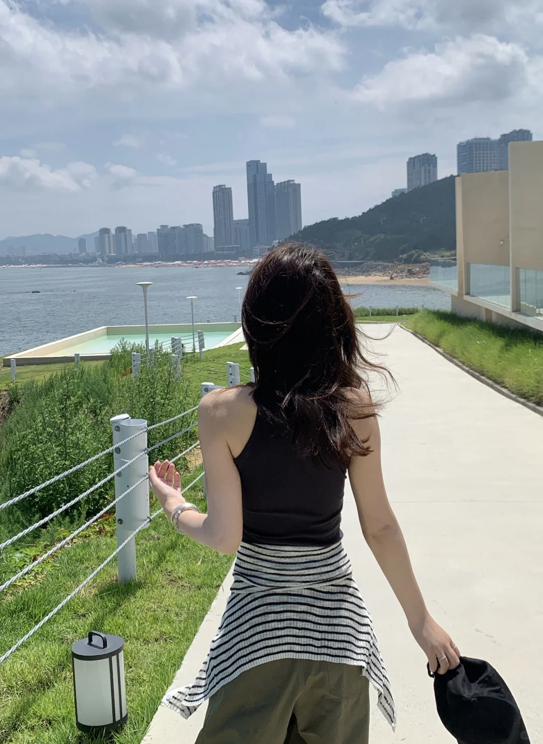 松弛感拍照姿势我悟了！