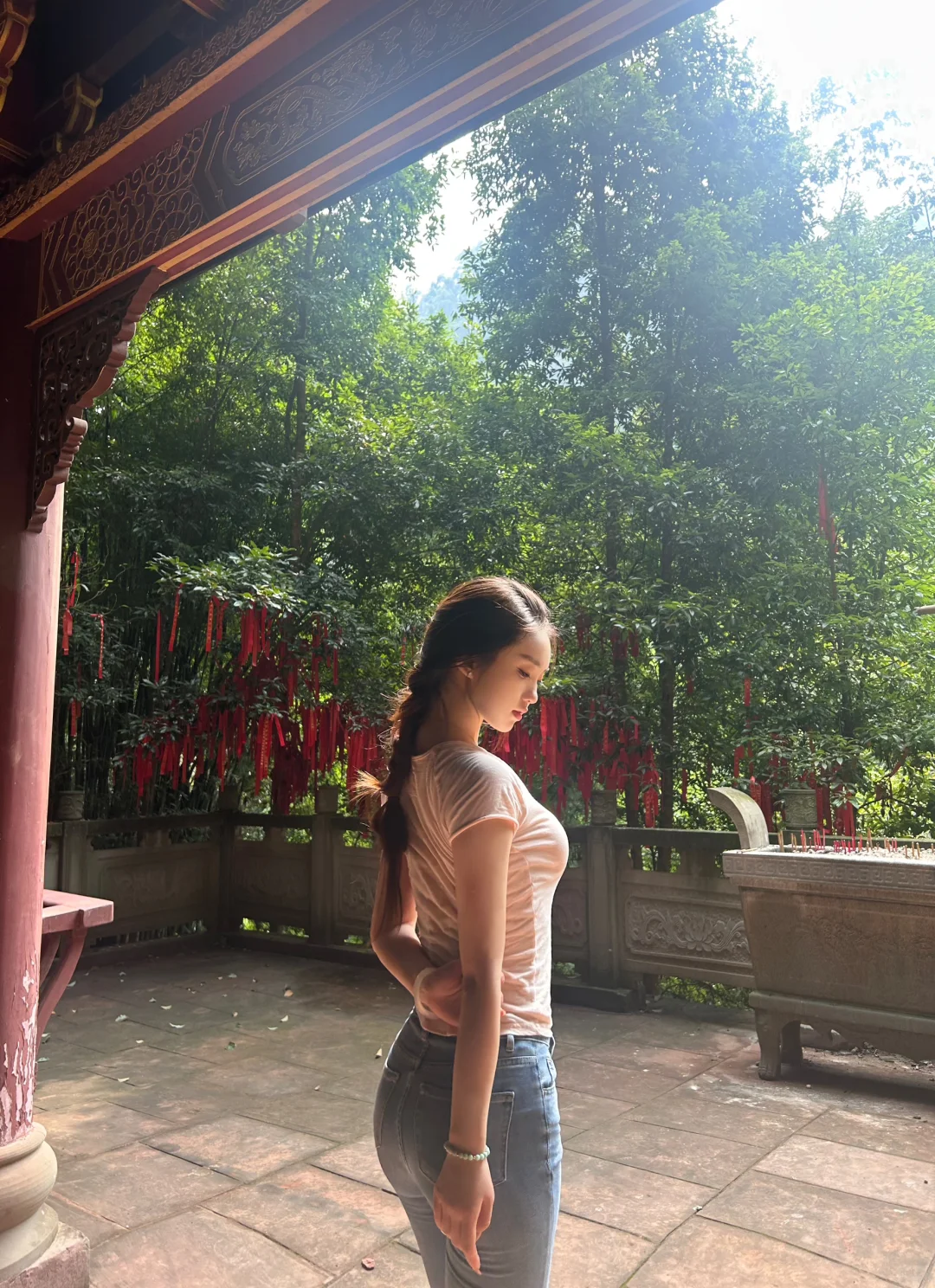风情深处是慈悲 妩媚尽头见天真