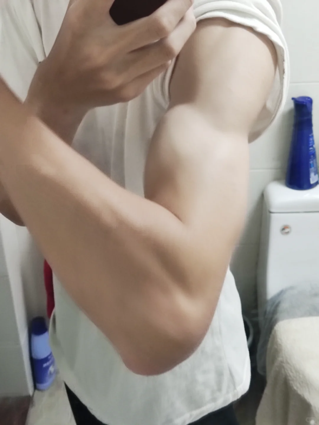 14岁女孩的肌肉