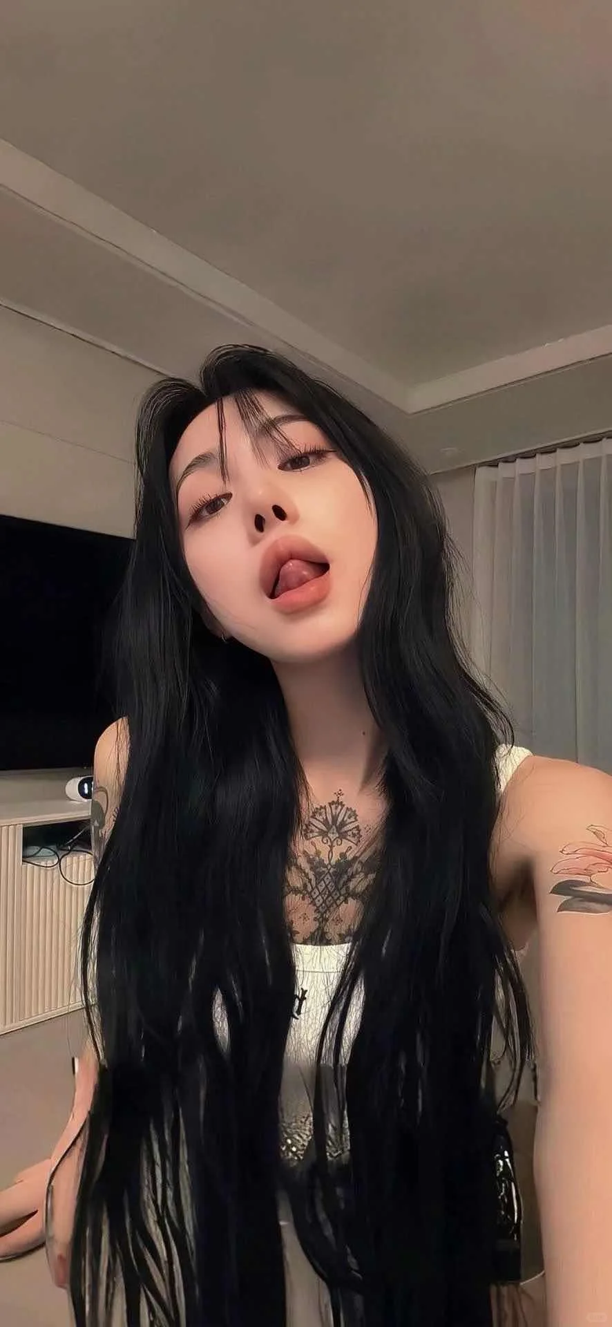 𝐒𝐡𝐚𝐫𝐞|1%电量也要换的壁纸