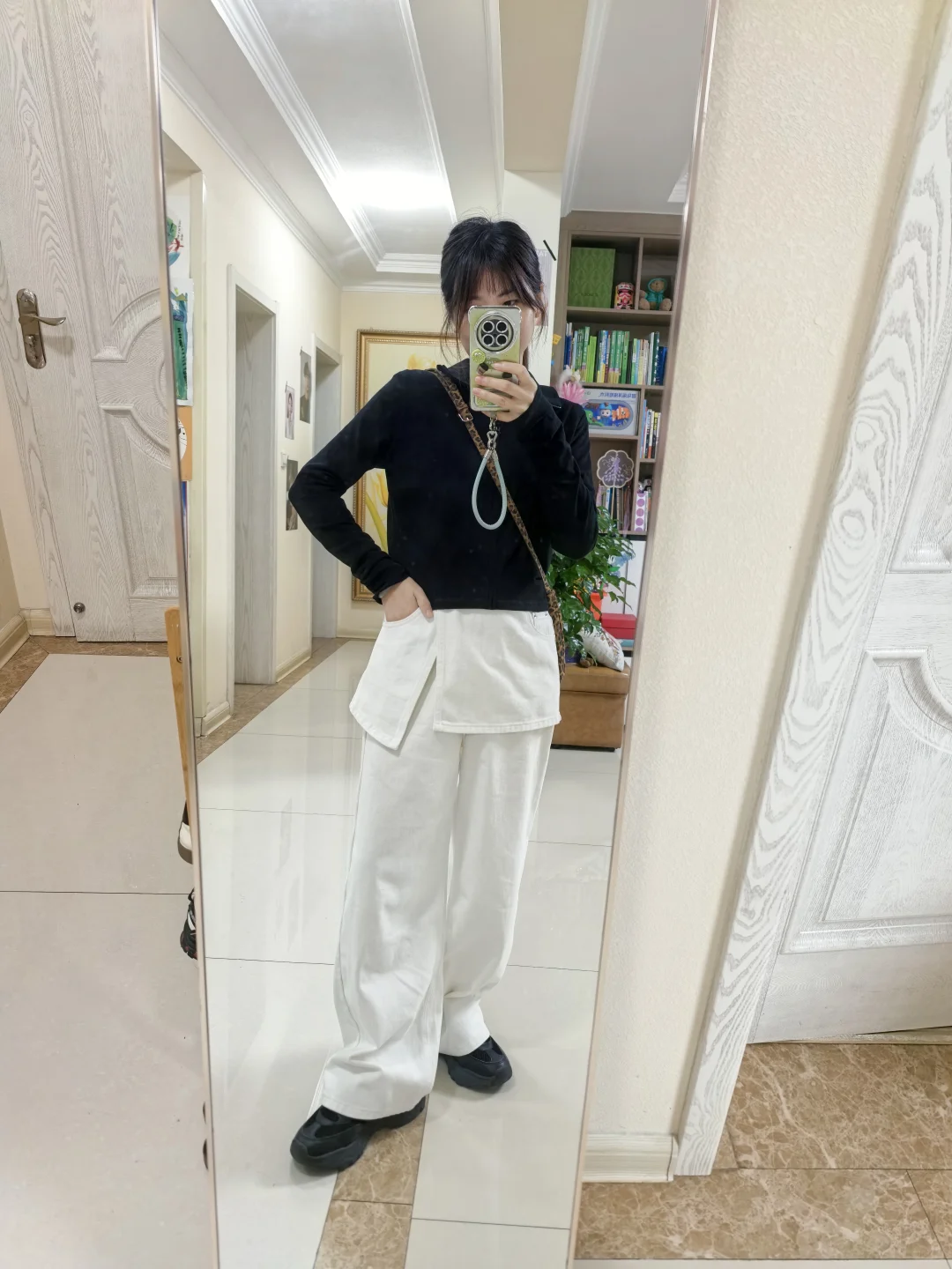 谁说瑜伽服只能配瑜伽裤？