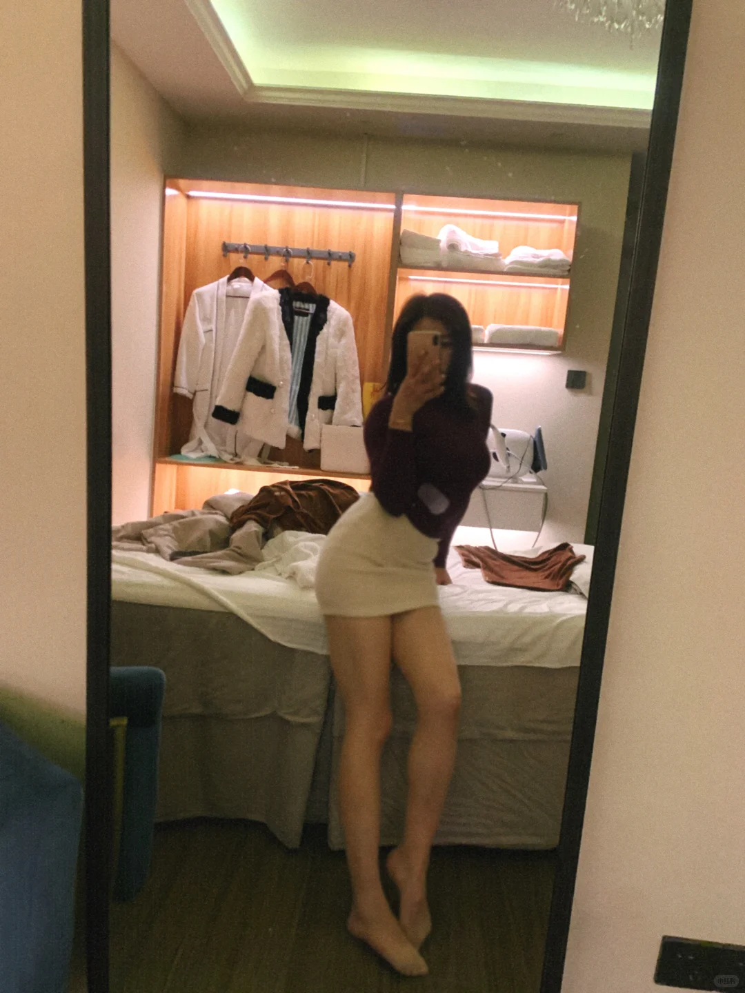 美容院的灯光很暧昧