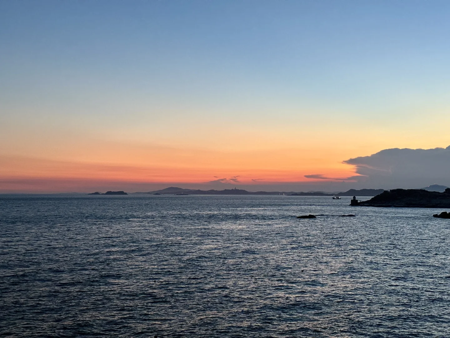 人类就应该定期去海边睡觉🏝️