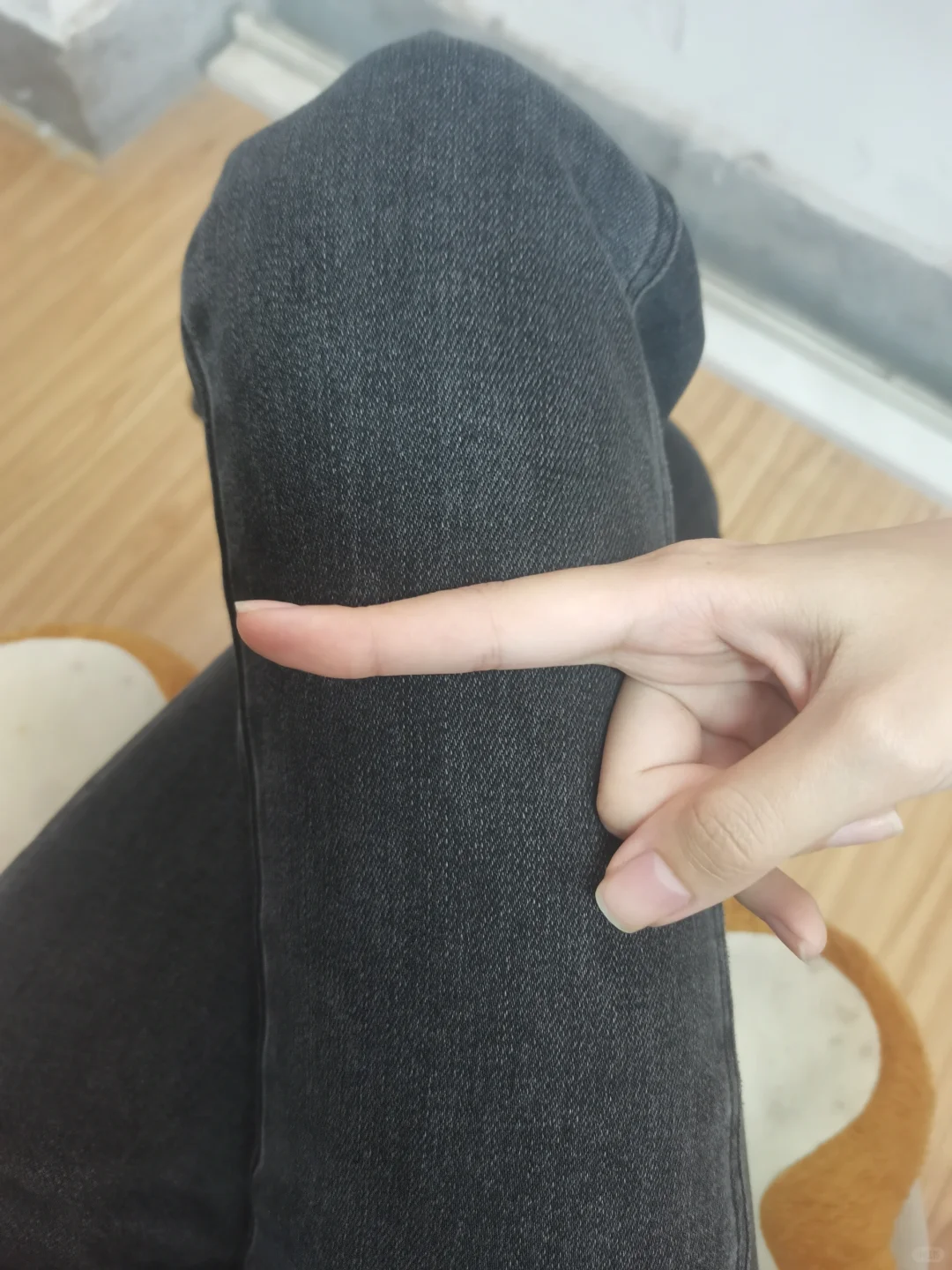 模特的身材只有一指宽