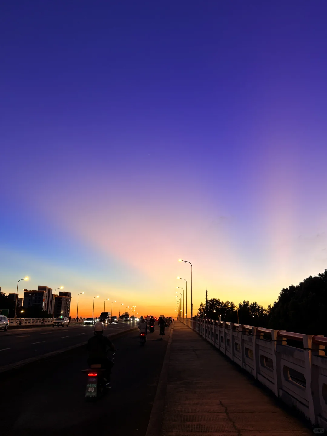 live📍上海彩虹色晚霞✨梦幻暮光之城!!