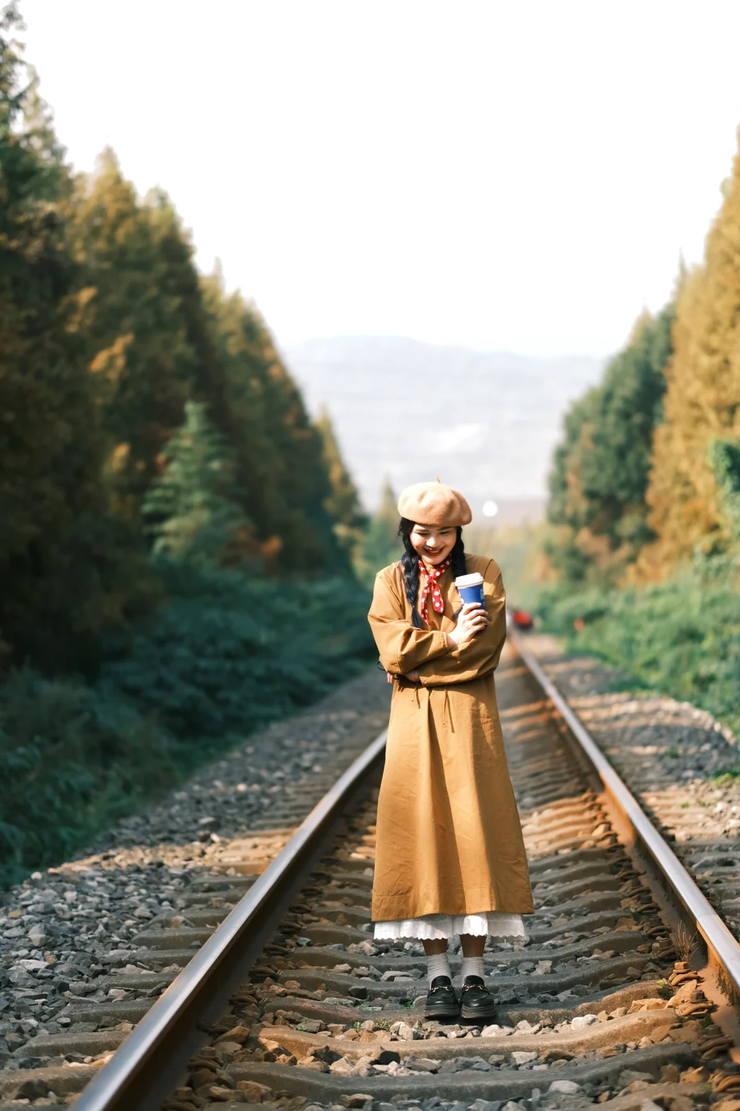 梧桐拍照姿势🍂真的太有氛围感啦➕调色滤镜