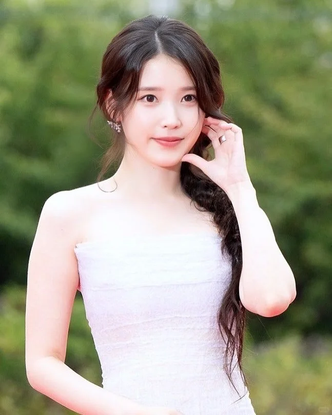 IU女神更新ins了🫶好美好美