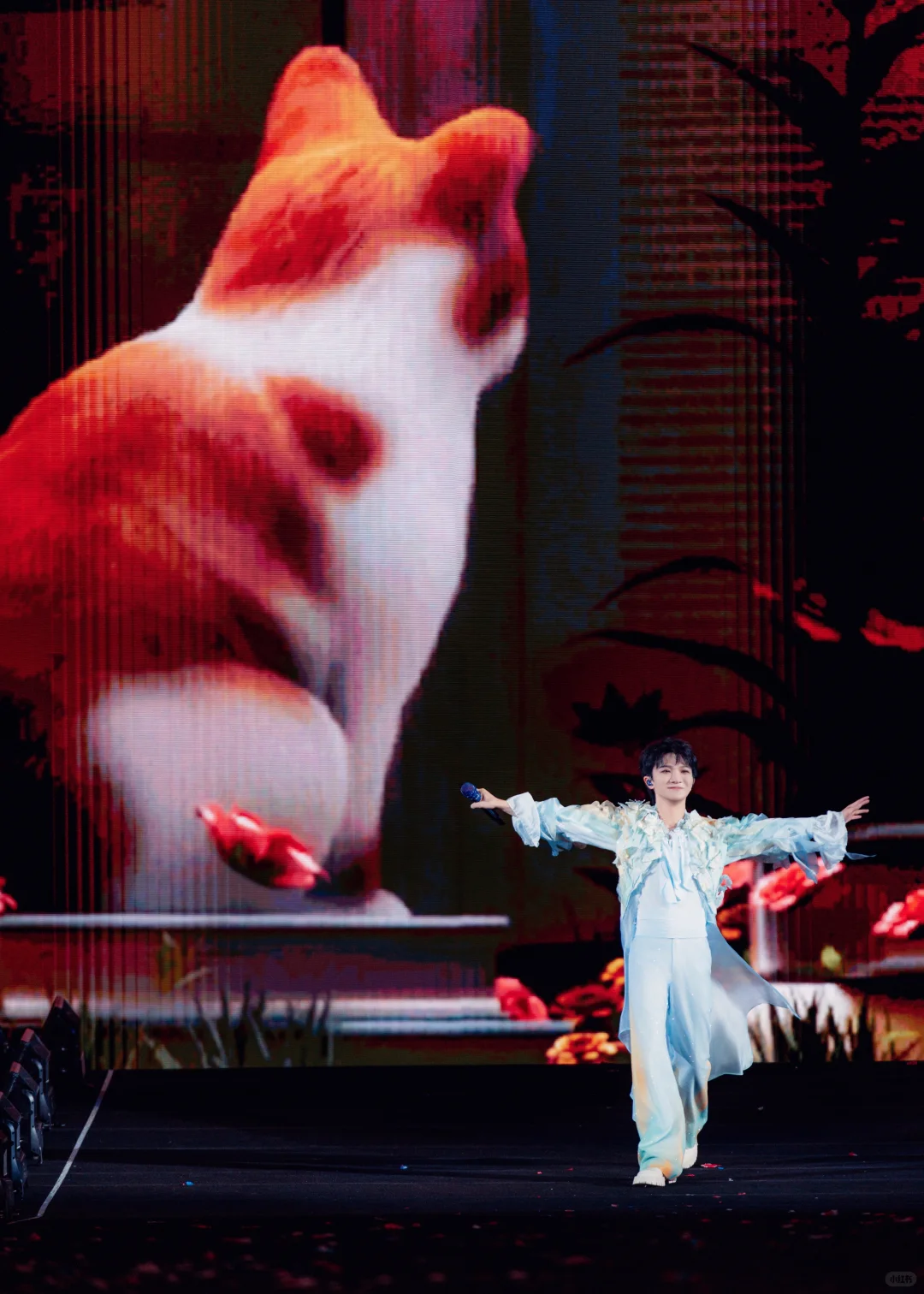 周深 | ☀「深深的」8月9日演唱会舞台日记 3️⃣