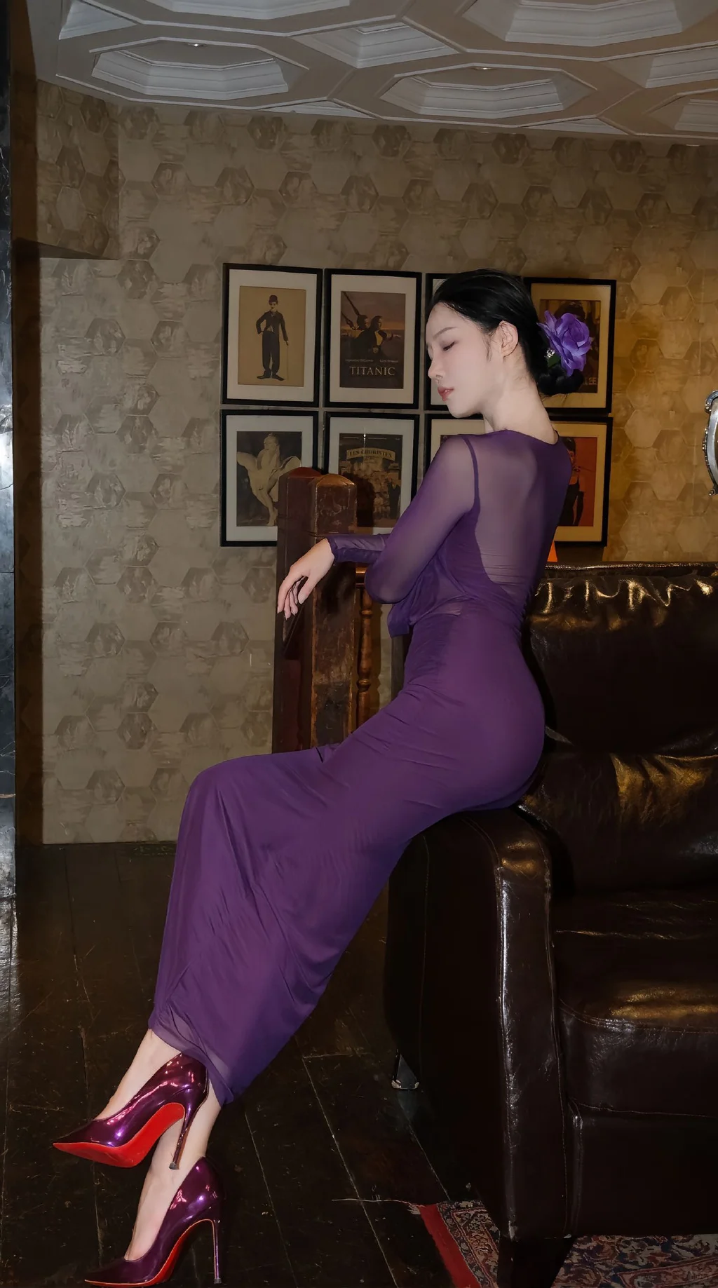 谁能拒绝？自带高光的性感长腿太吸睛