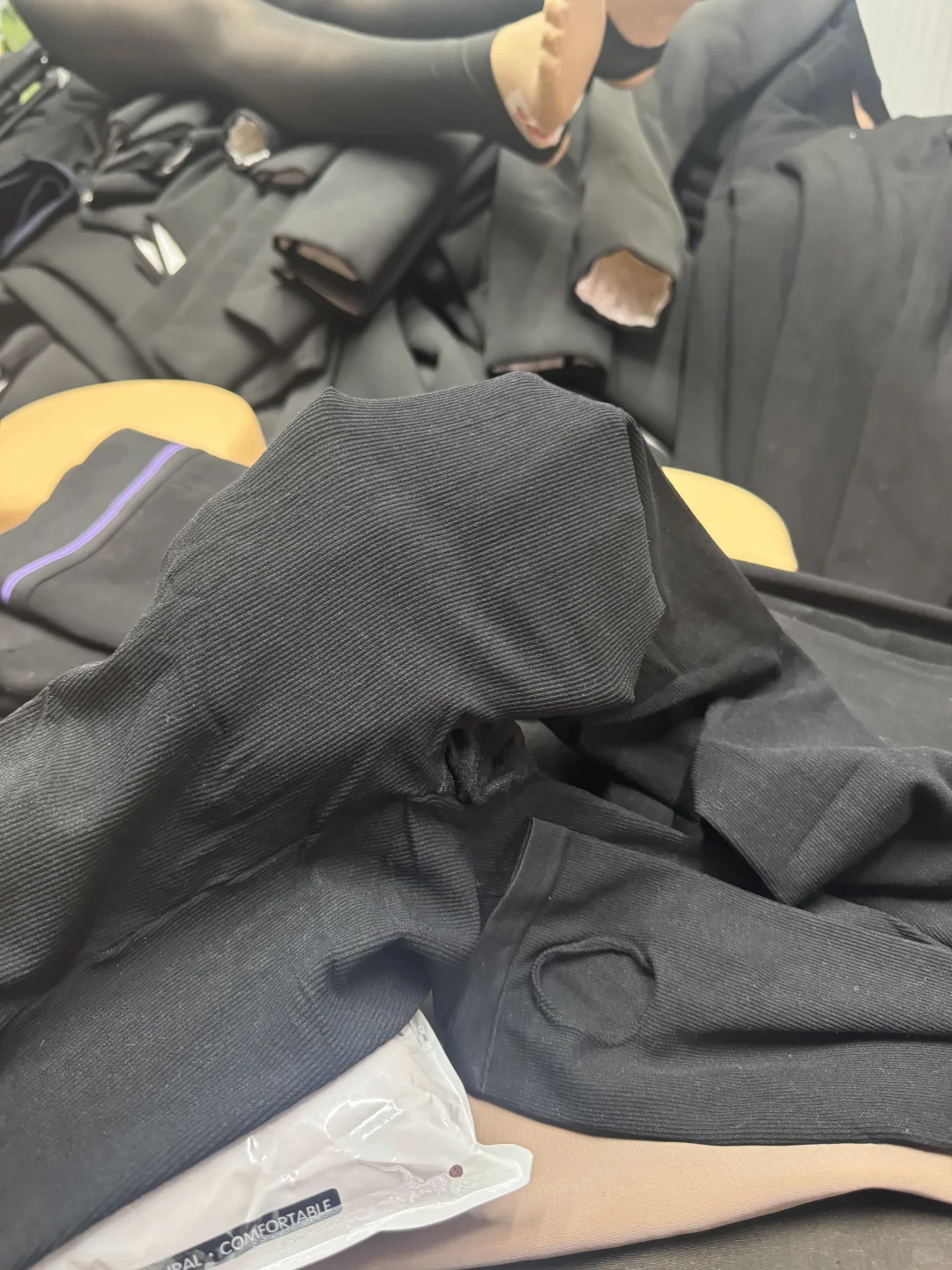 就这个薄黑爽！关键是4条才9.9