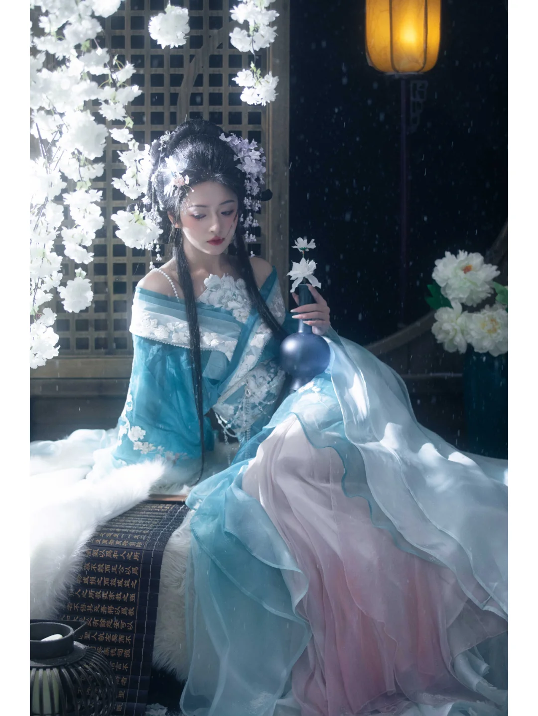 三更月,中庭恰照梨花雪🕊️冬日意境感写真