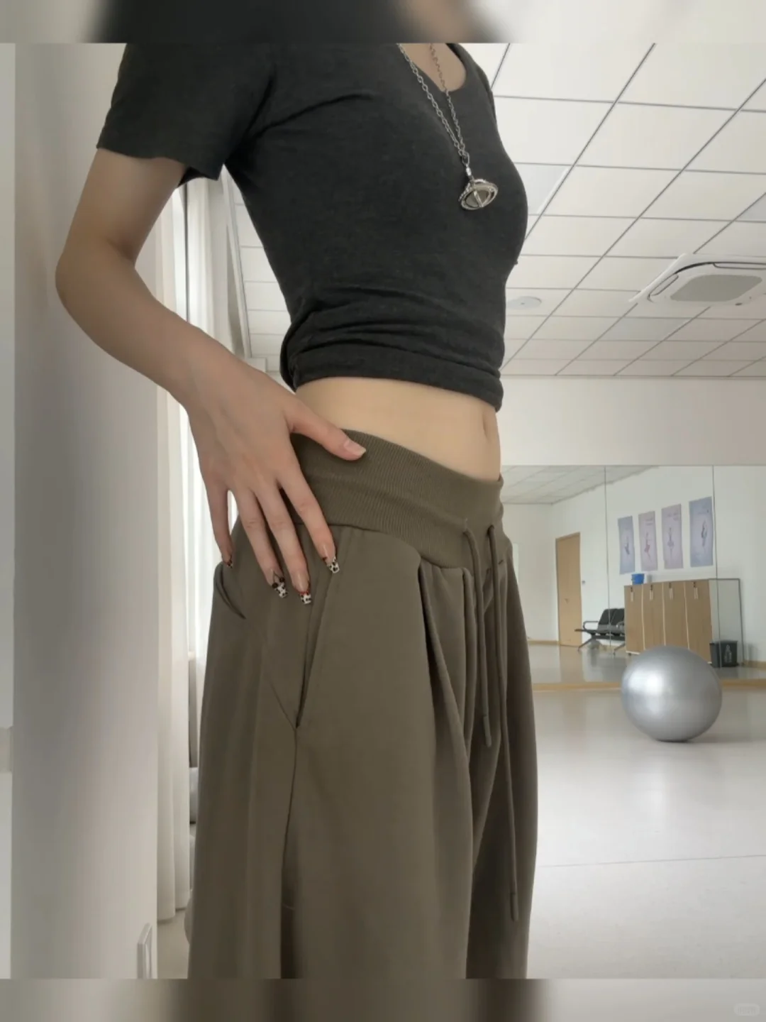 谁懂啊😭改版了五次的卫裤！好穿到哭！