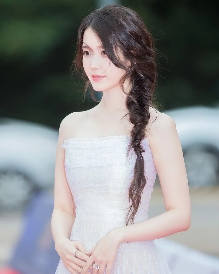 IU女神更新ins了🫶好美好美