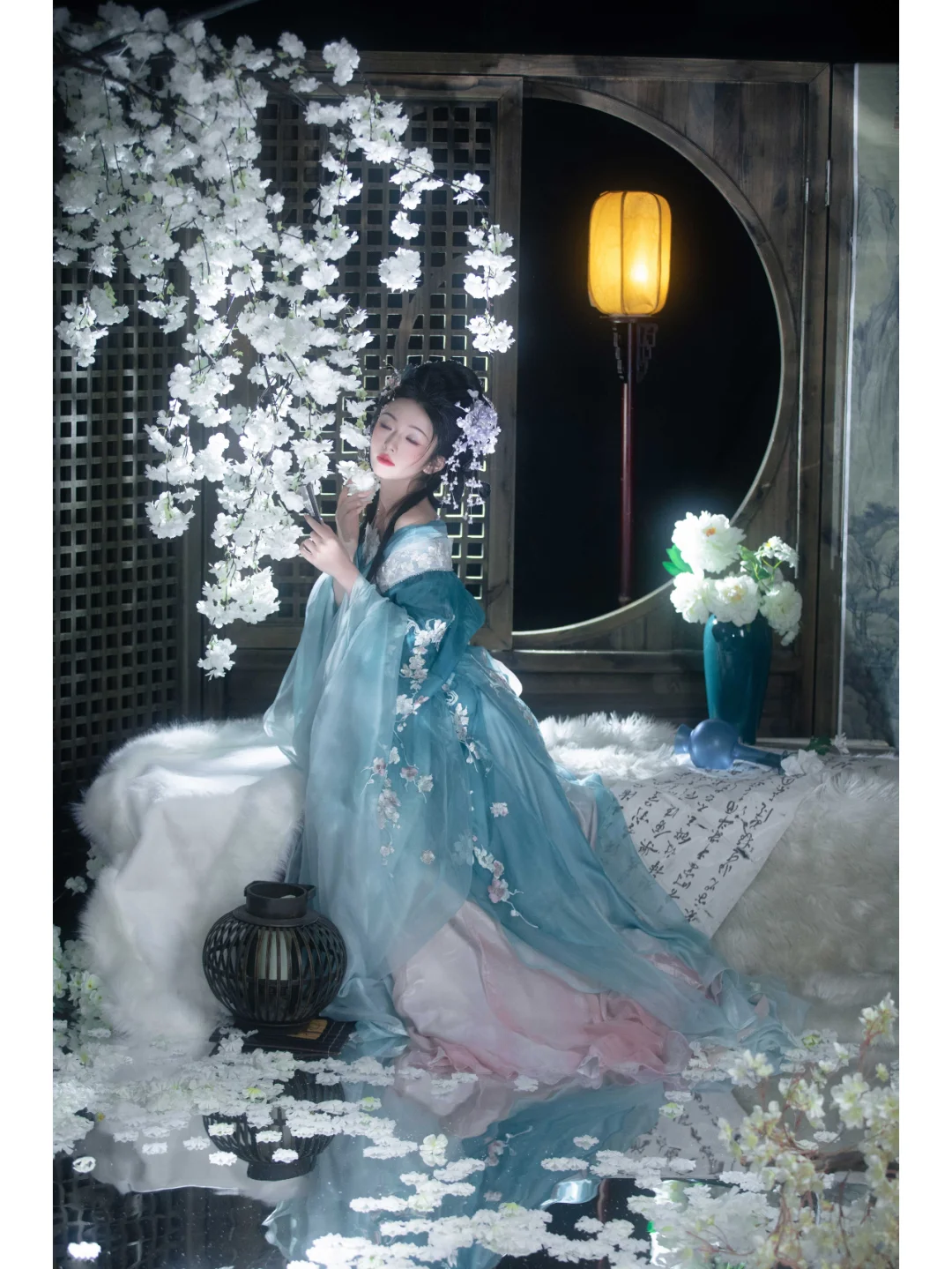 三更月，中庭恰照梨花雪🕊️冬日意境感写真