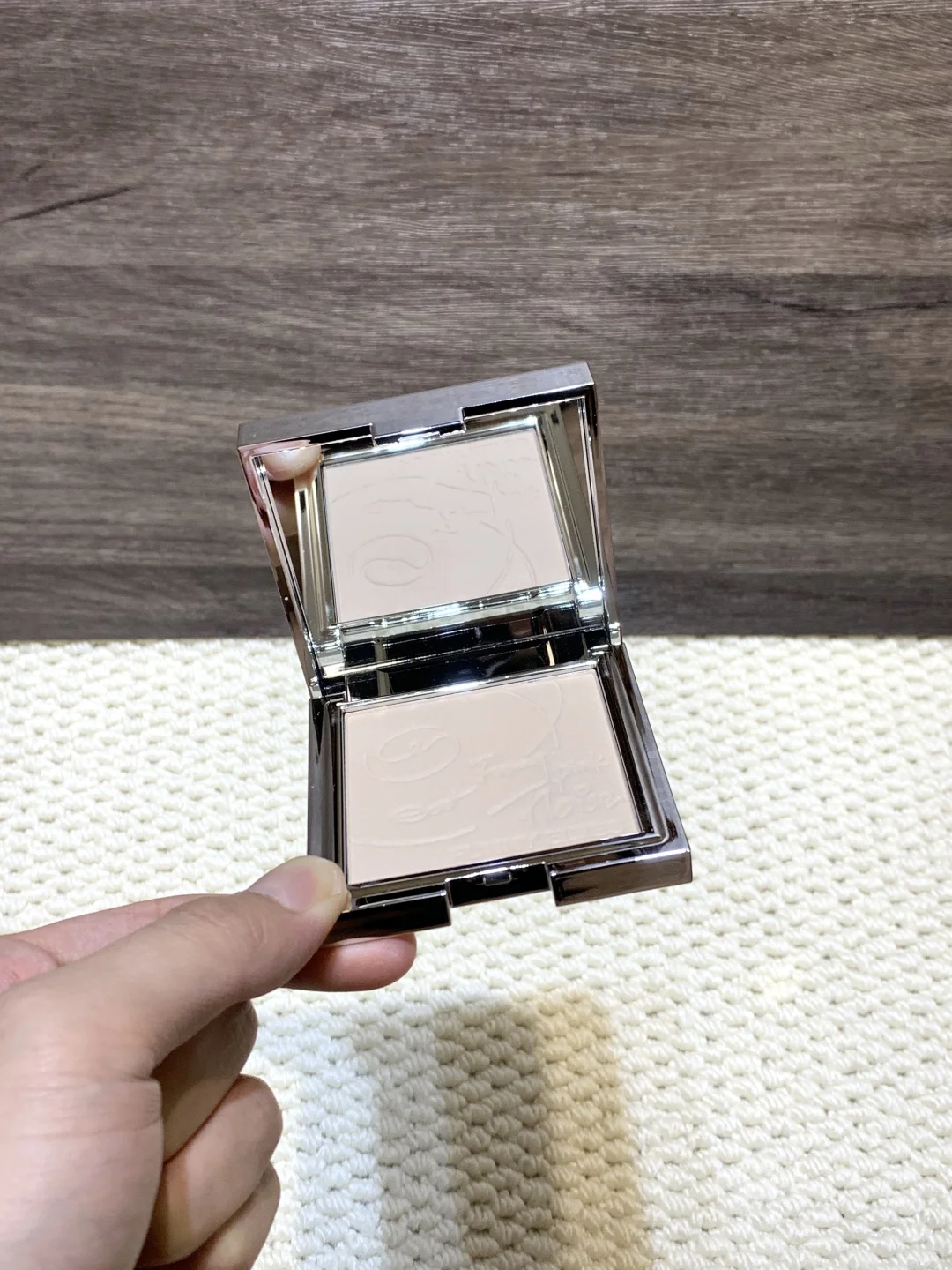 朋友说有种经济上行的美。。。