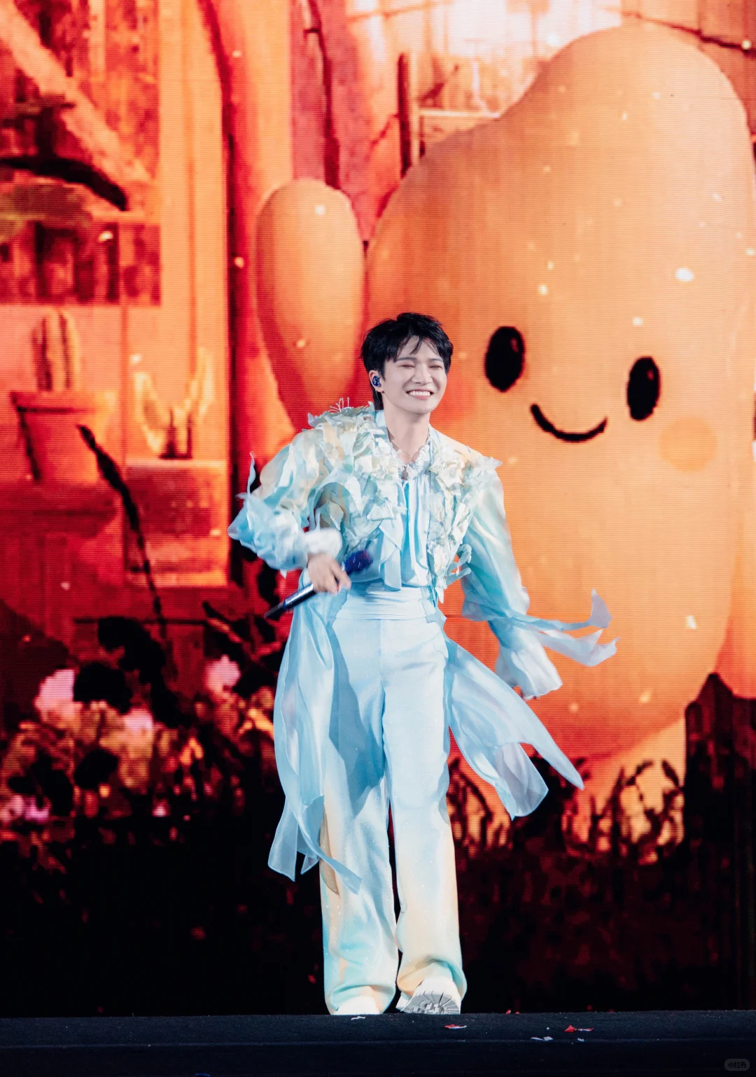 周深 | ☀「深深的」8月9日演唱会舞台日记 3️⃣