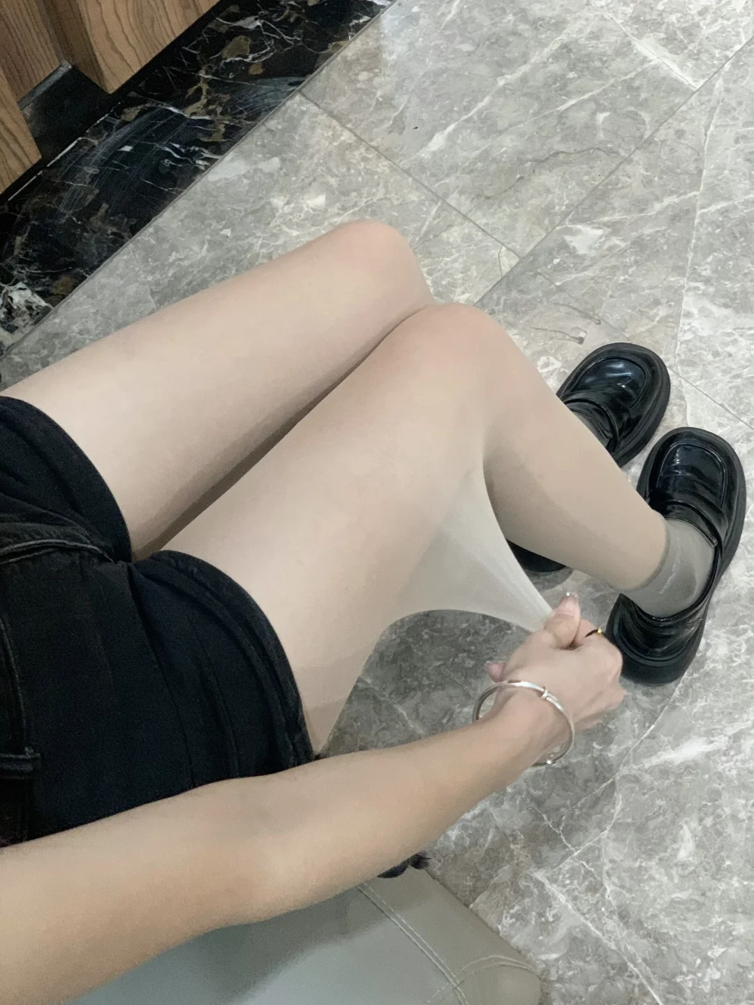 绝了！我同事以为我妈生好腿