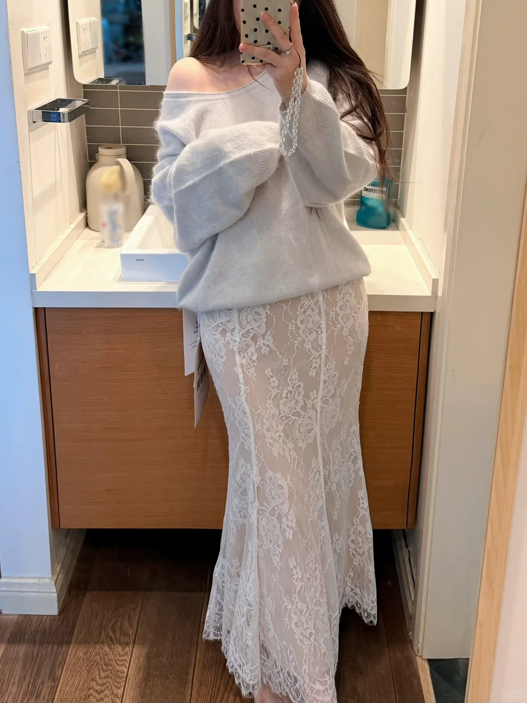 jill 大姐姐slouchy sweaters拉毛绒+蕾丝裙