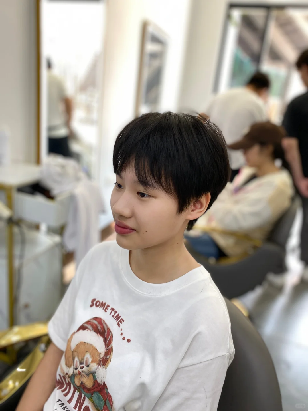 玉林初中为什么都是要剪短发呢