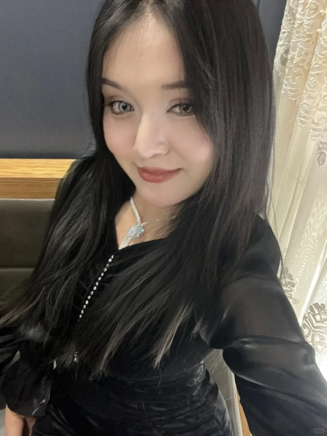 00后女大学生分享美照第一天