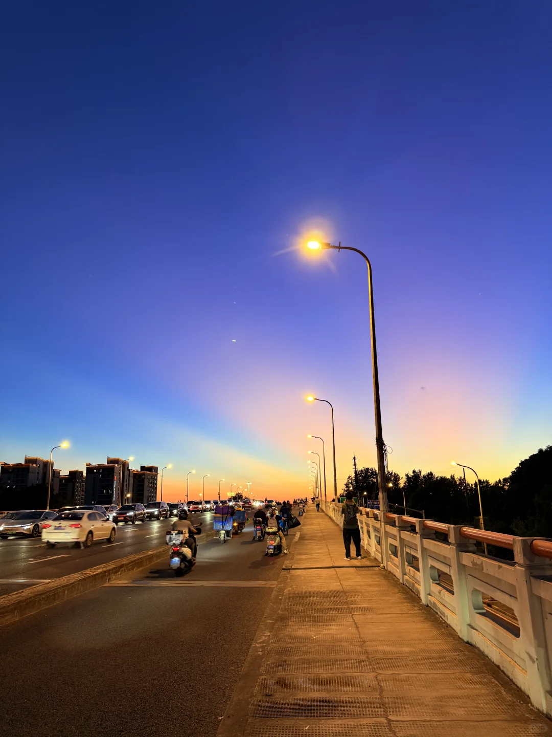 live📍上海彩虹色晚霞✨梦幻暮光之城!!