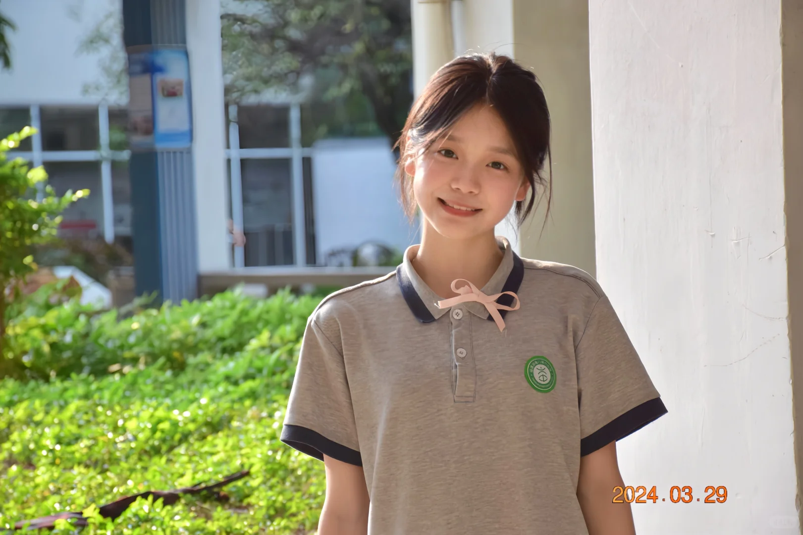 这位小姐姐是？