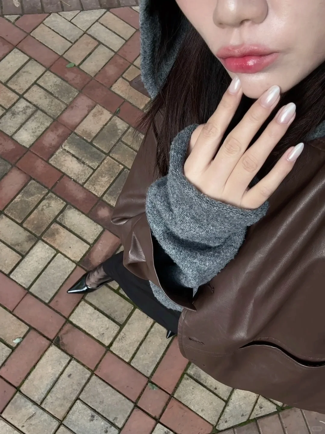 终于穿我最喜欢的波点香香丝袜～😂