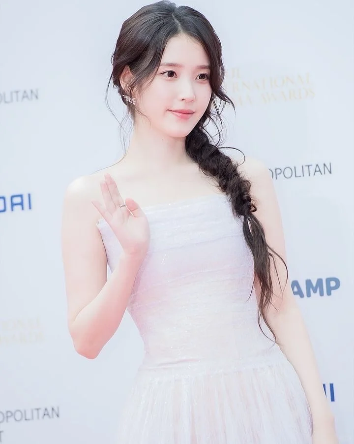 IU女神更新ins了🫶好美好美