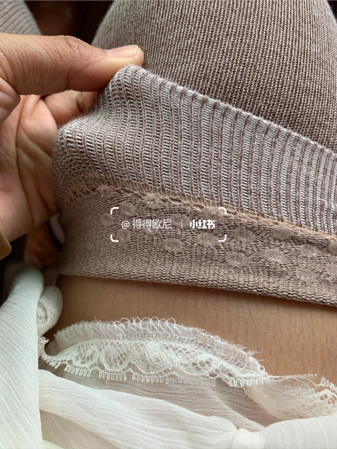 秋冬真的很适合穿过膝袜!好暖和!~