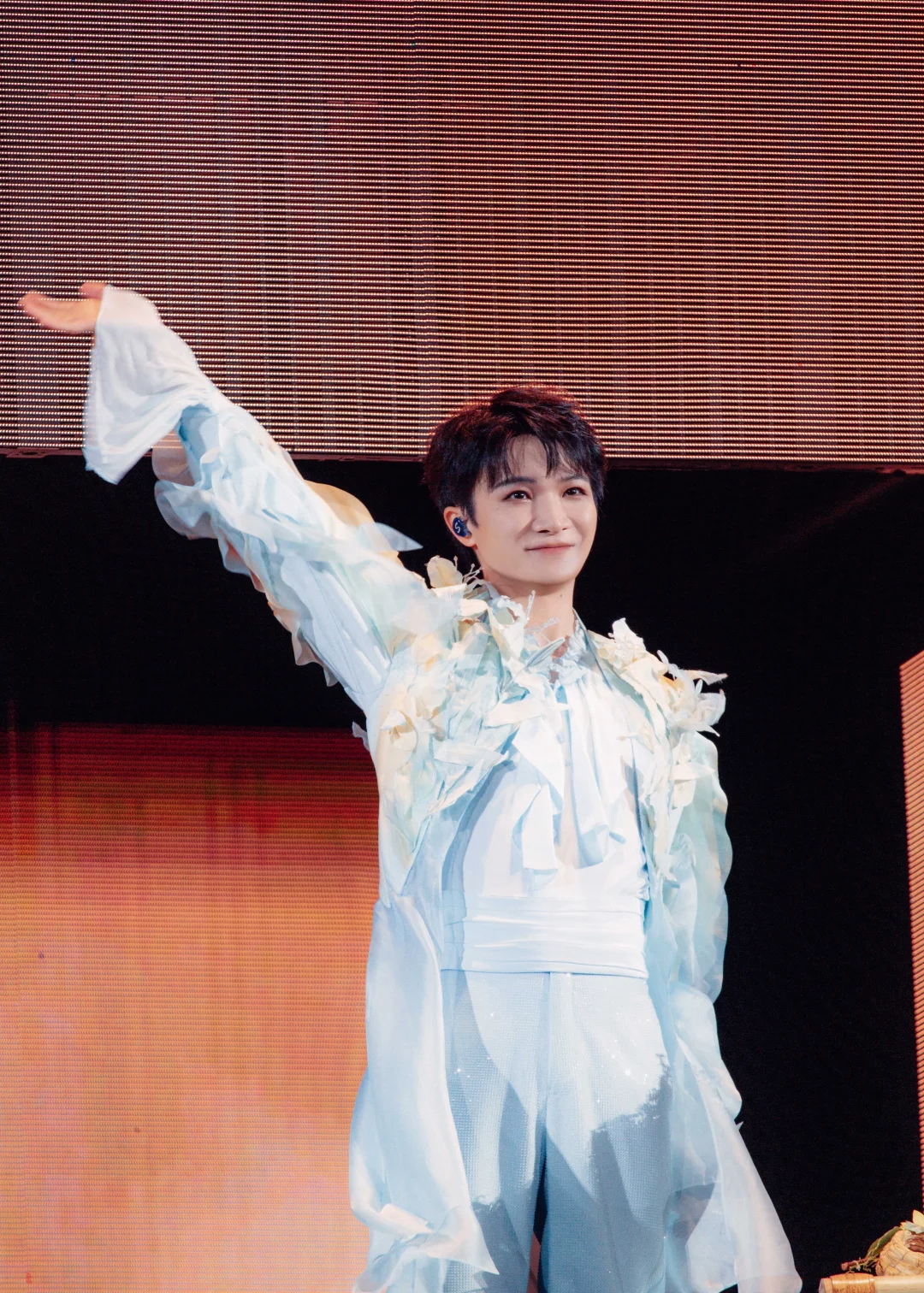 周深 | ☀「深深的」8月9日演唱会舞台日记 3️⃣