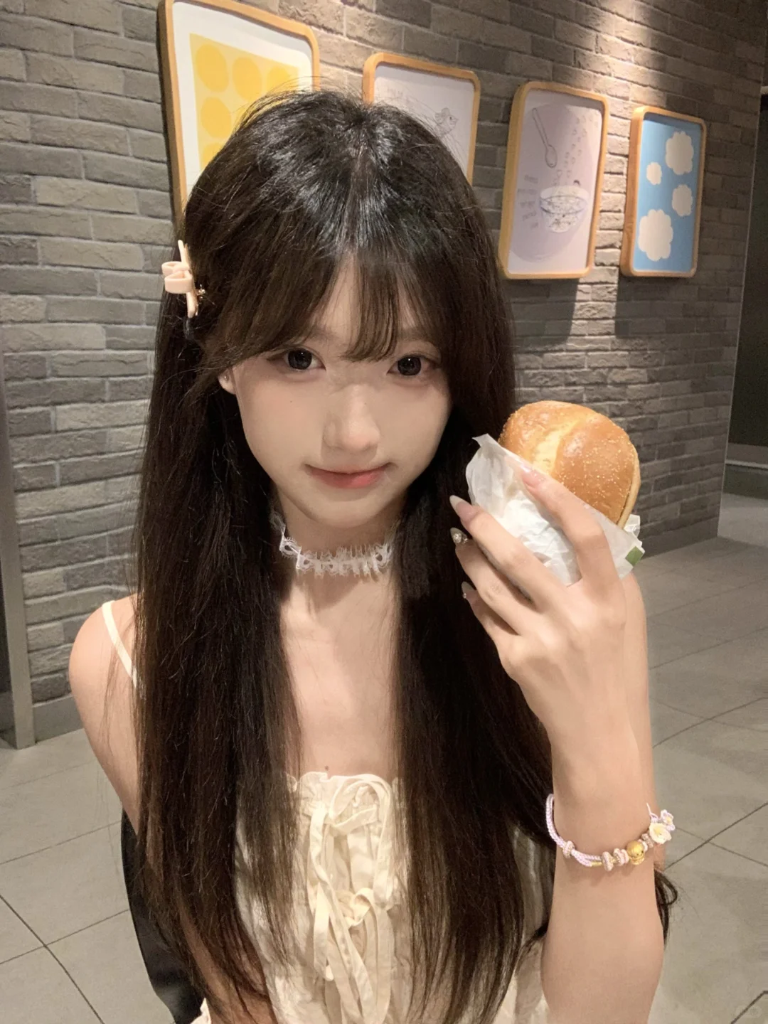 🍔• ᴥ.-🍟吃个汉堡包～