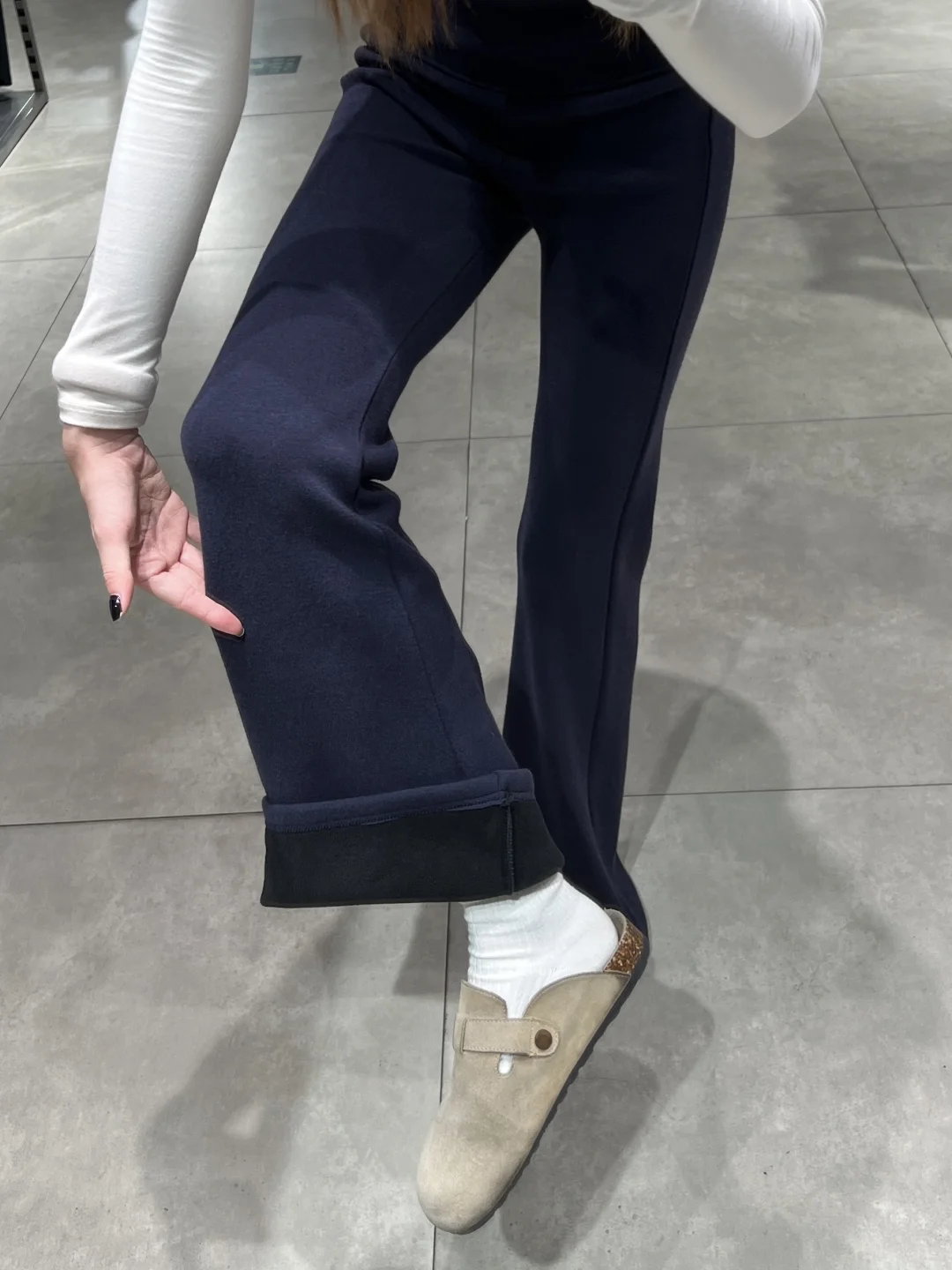 啊啊啊 谁懂这条加绒微喇瑜伽裤的含金量啊~