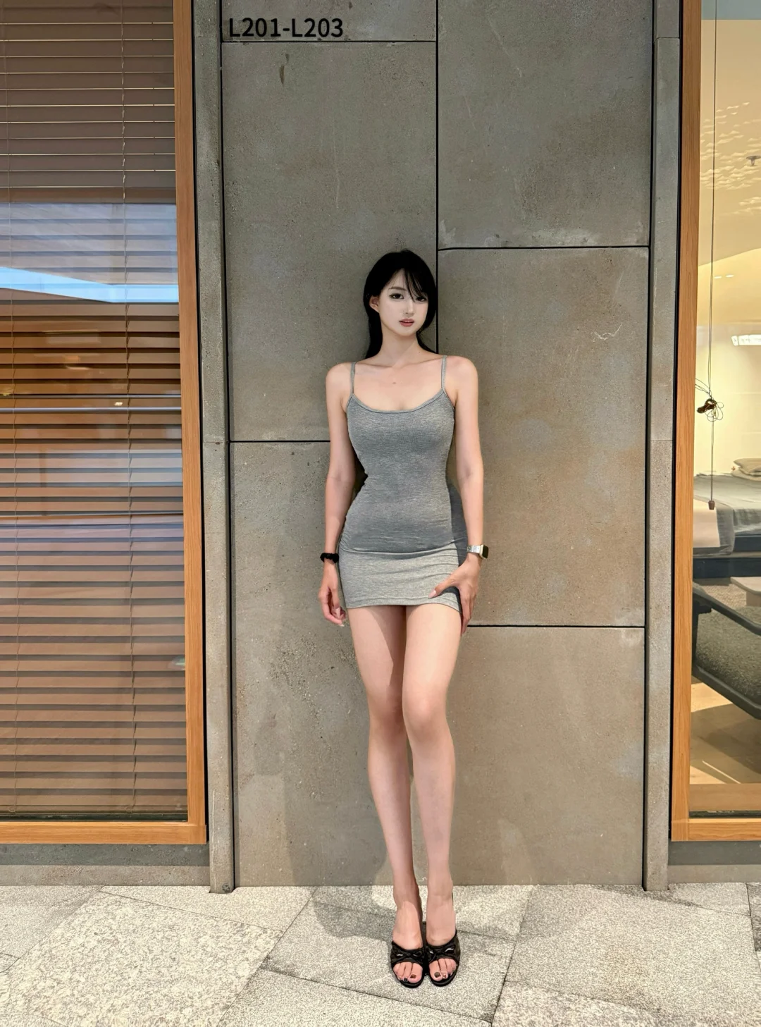 灰色包臀裙