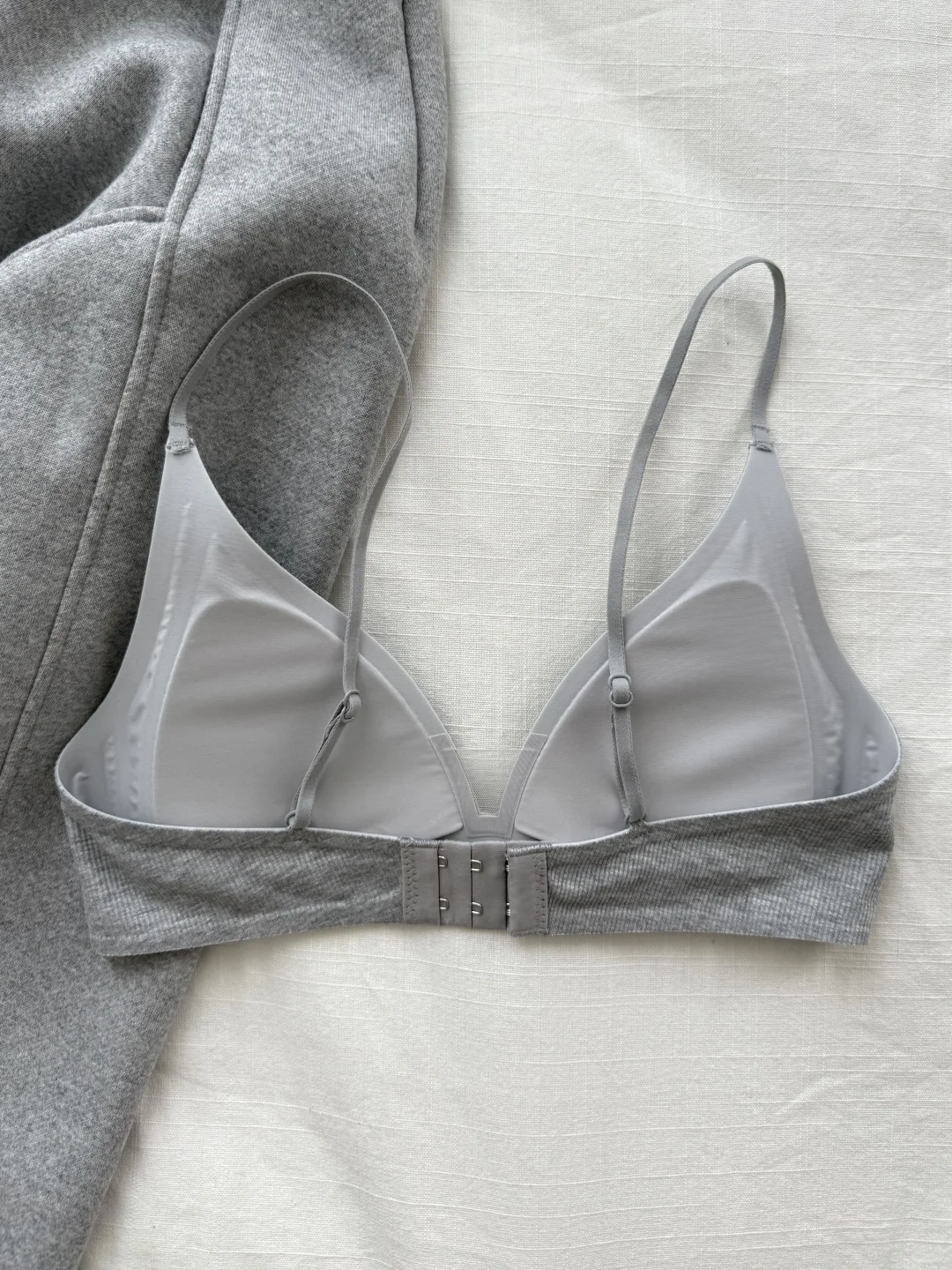 能不火吗?深V➕不空杯!💰10来块谁穿谁懂~