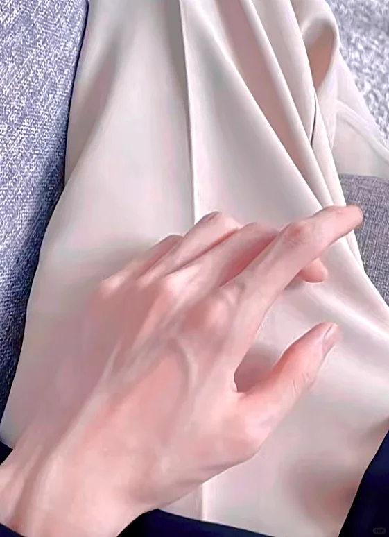 中医撩妹返被撩,本来是看手结果变成看手诊