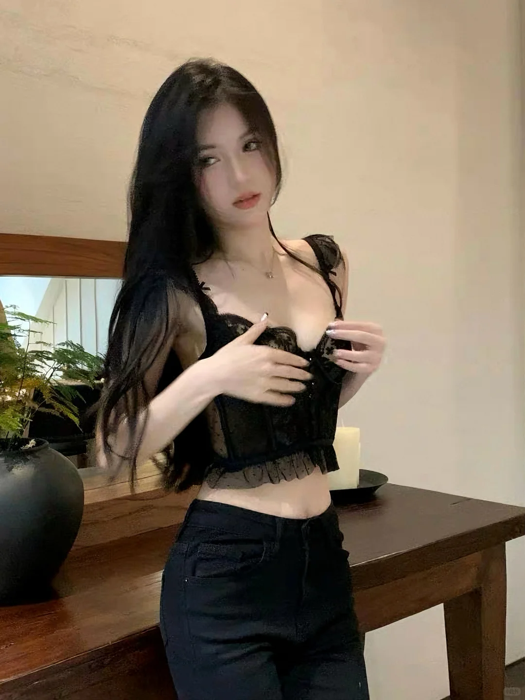 “修身奇迹,藏在鱼骨胸衣的曲线里🌺”