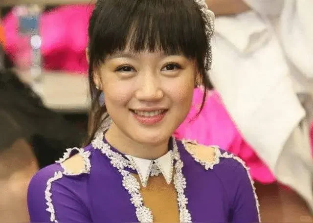 46岁薛佳凝太绝了!拒炒回忆杀却靠