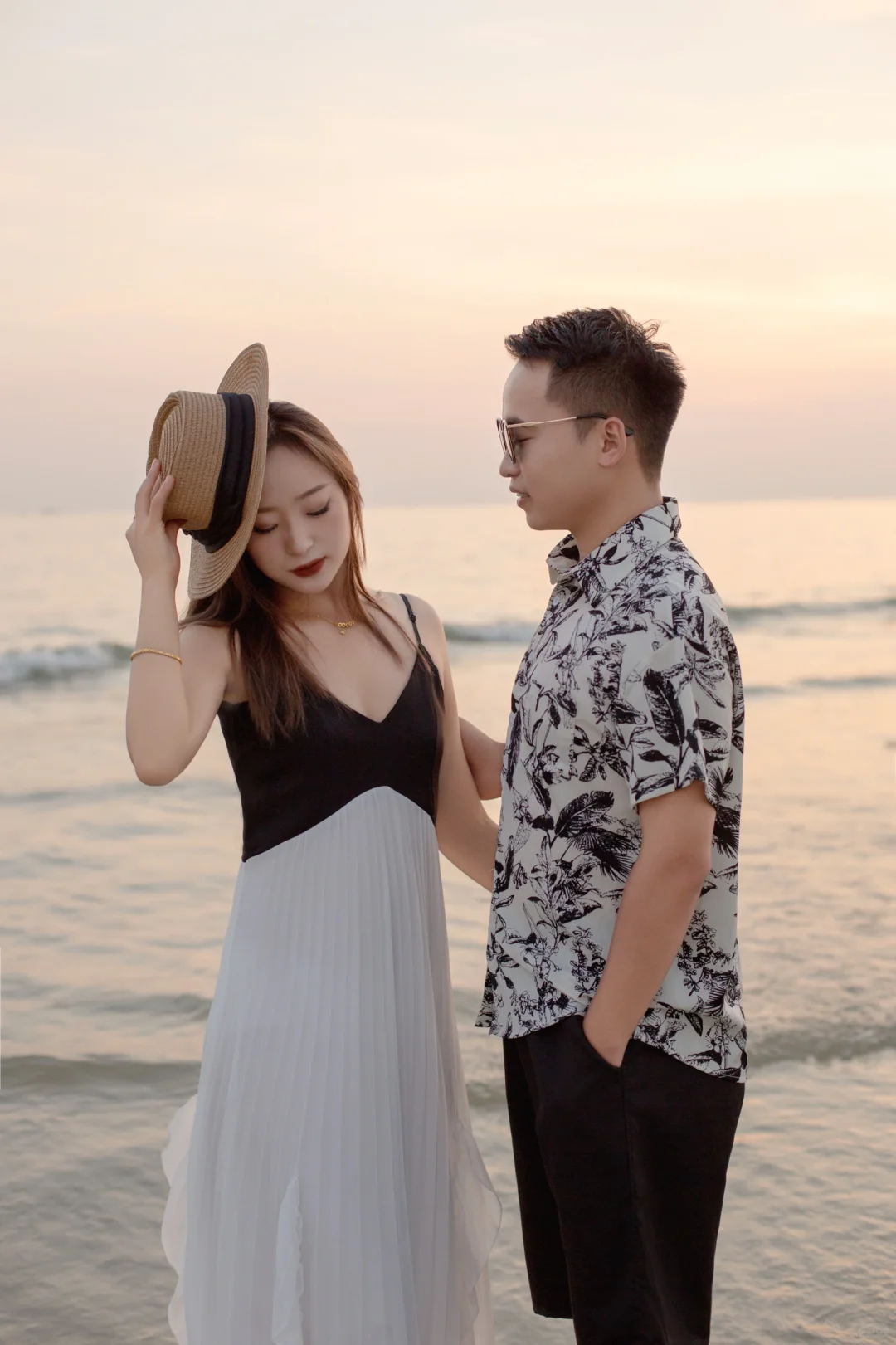 北海约拍丨海边夕阳下的氛围感，谁懂啊❤️