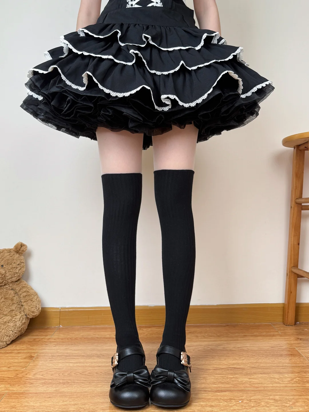 五个颜色的过膝袜我还是最爱卡其色