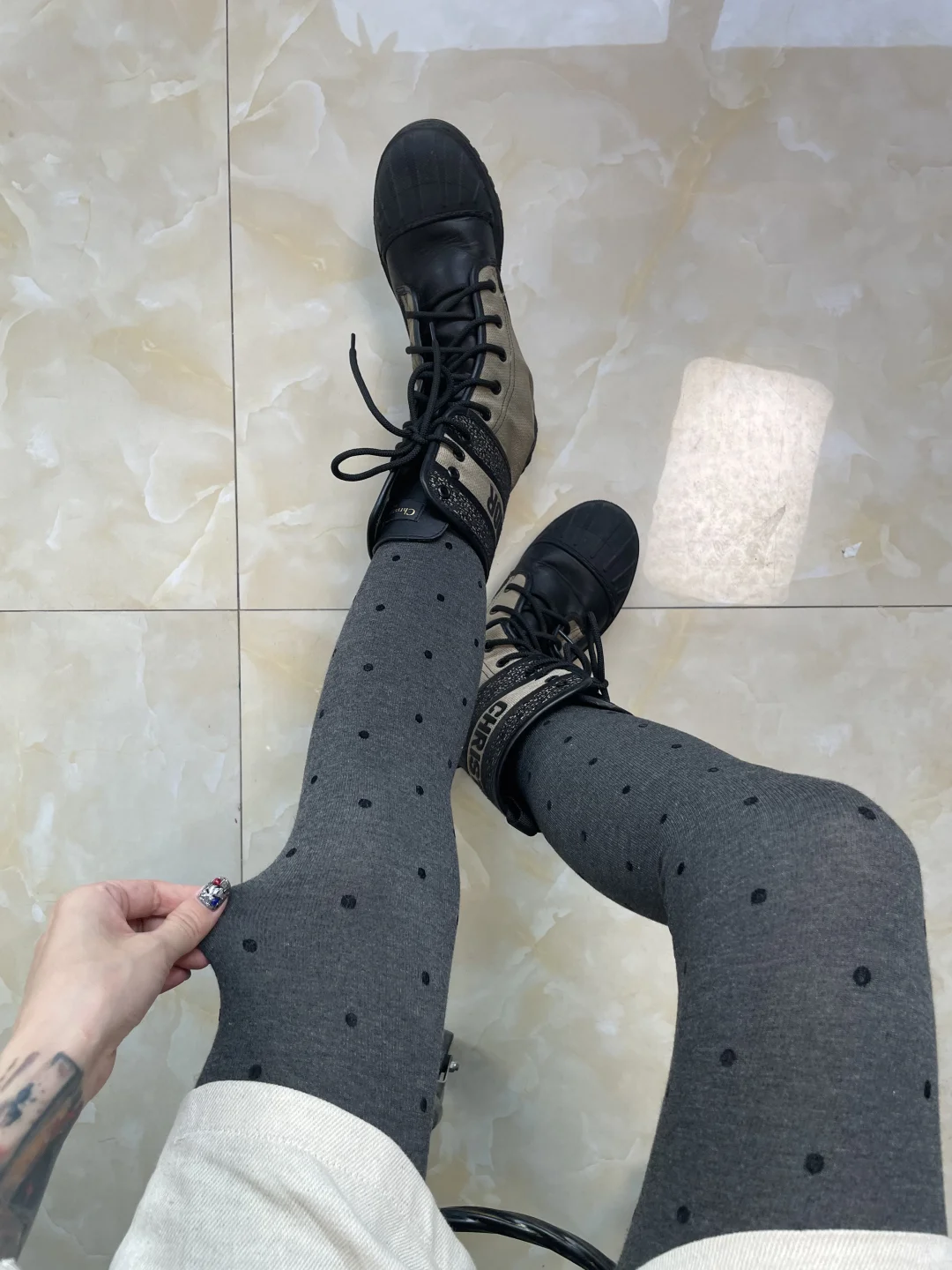 秋冬要乖乖穿脚袜裤哦😆😆😆