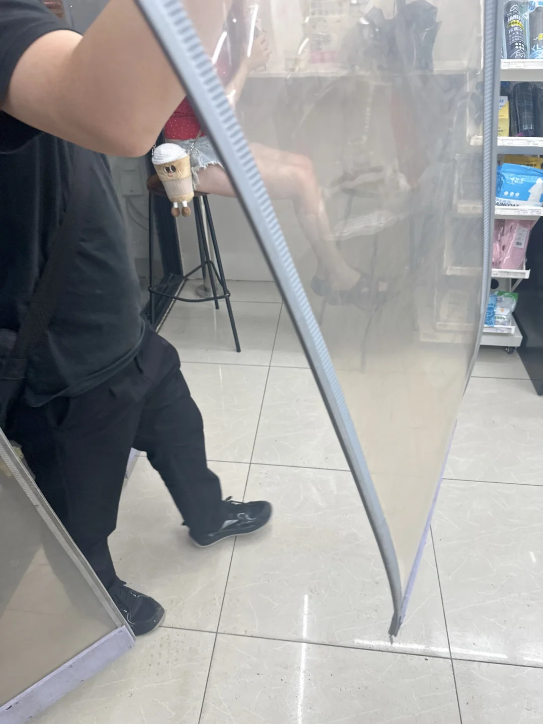 隐隐约约，看到什么