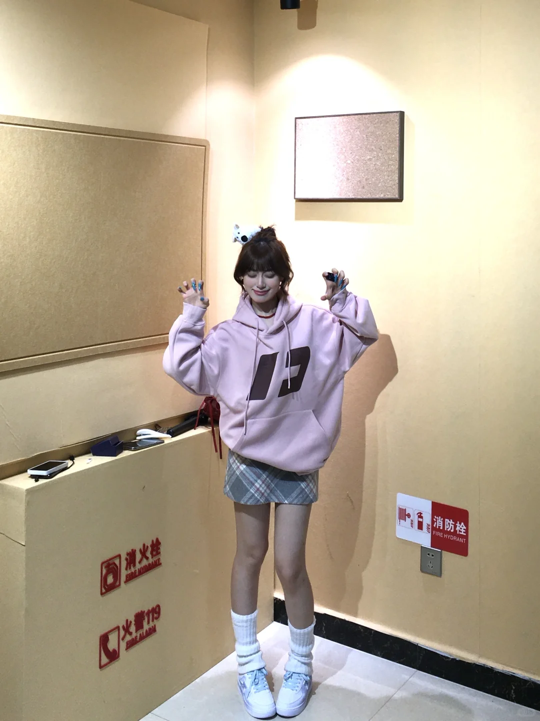 🇰🇷韩女穿搭｜粉色卫衣➕格纹短裙太甜啦！