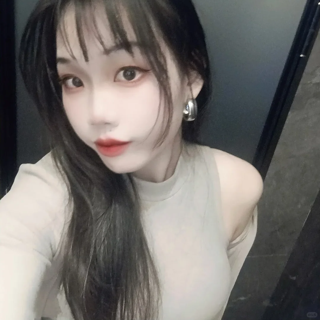 喜欢坏女人是吧 这身够坏女人了不