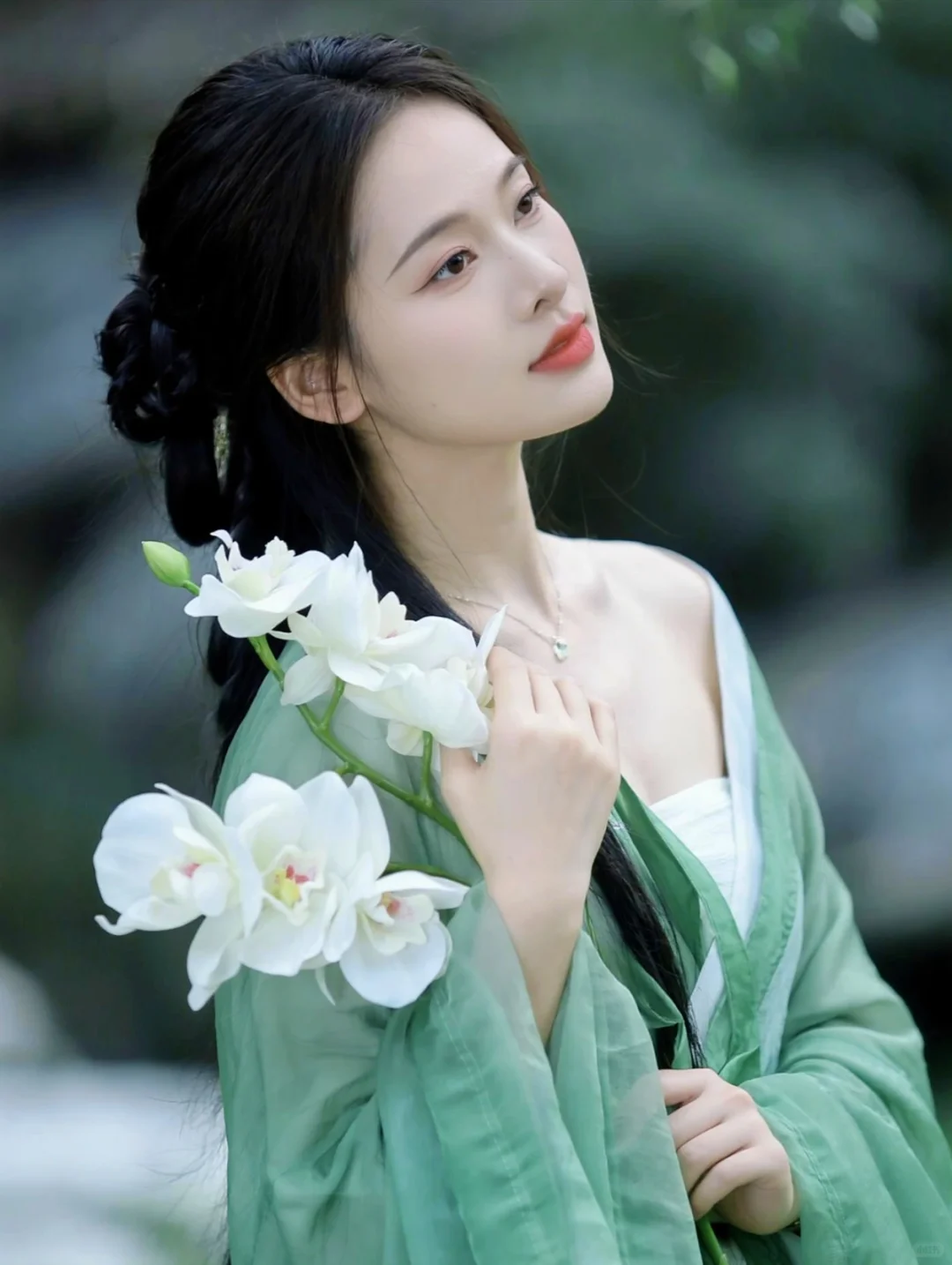纤纤女子